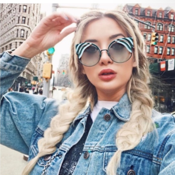 $695 Fendi Cutout Cat Eye Sunglasses Blue + Black Bold Stripes Italy Case NWT - Picture 9 of 16